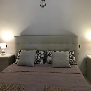 Elegante Monolocale Al Centro Del Paese , Teulada Italie